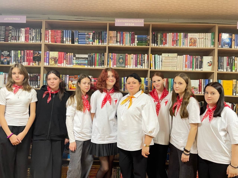 Движение первых в библиотеке